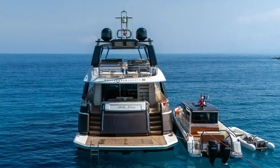 Bella Luna, 2016 Monte Carlo Yachts MCY 86, photo 4