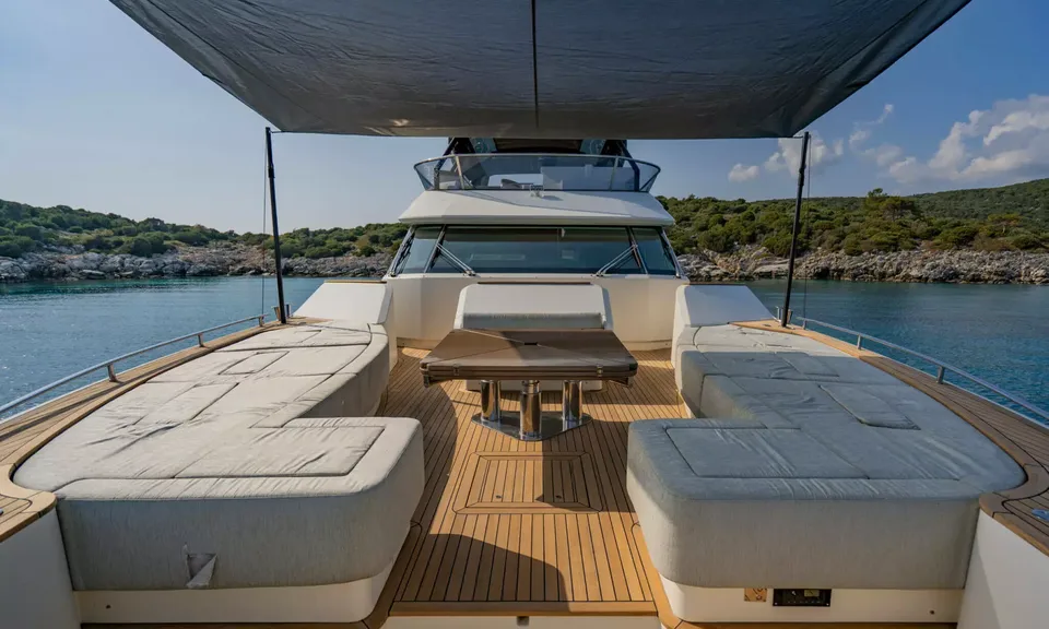 Bella Luna, 2016 Monte Carlo Yachts MCY 86, photo 7