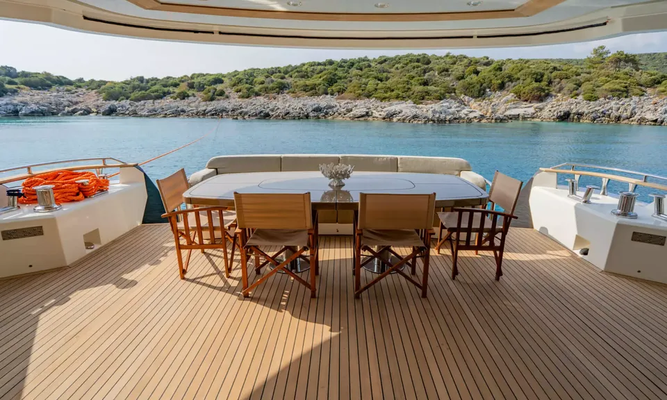 Bella Luna, 2016 Monte Carlo Yachts MCY 86, photo 9