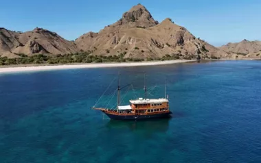 Augustine Phinisi by Tanahberu – Private Motor Sailer Charter in Komodo