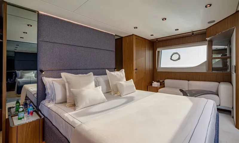 Sea Diamond image 15
