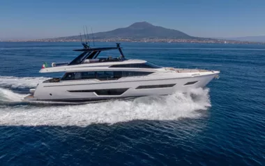 Sea Diamond by Ferretti – Private Motor Yacht Charter in Italy