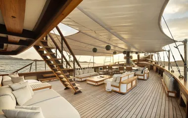 Otium by Custom Made – Private Motor Sailer Charter in Komodo
