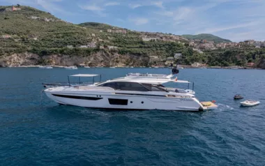 Ale by Azimut – Private Motor Yacht Charter in Amalfi
