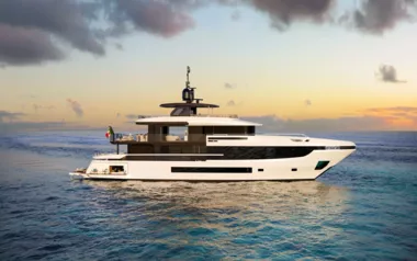 Lulus by Mangusta – Private Superyacht Charter in Marigot