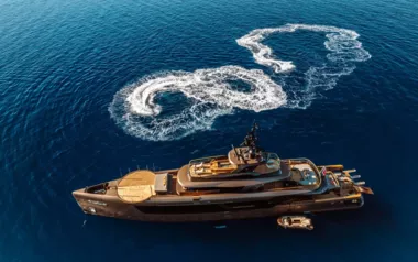Raja 2 by Admiral – Private Superyacht Charter in Bahrain