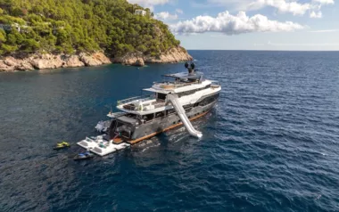 Oculus by Numarine – Private Superyacht Charter in Freeport