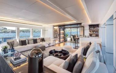 Oculus by Numarine – Private Superyacht Charter in Freeport