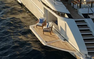 Velocity von Mangusta, privater Superyacht Charter in Weltweit