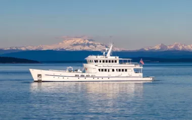 Surfbird by B&B Boat Builder – Private Motor Yacht Charter in Oslo