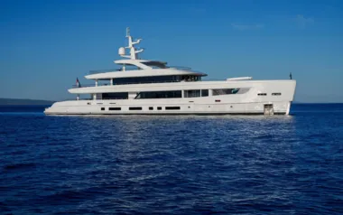 Oriy von Nauta, privater Superyacht Charter in Weltweit