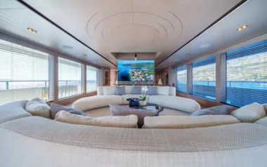 Oriy von Nauta, privater Superyacht Charter in Weltweit