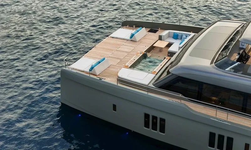 Amitatu: Overhead view of the foredeck with jacuzzi, sunbeds and lounge seating