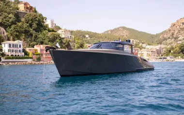 Turtle II by Wajer – Private Power Boat Charter in Antibes