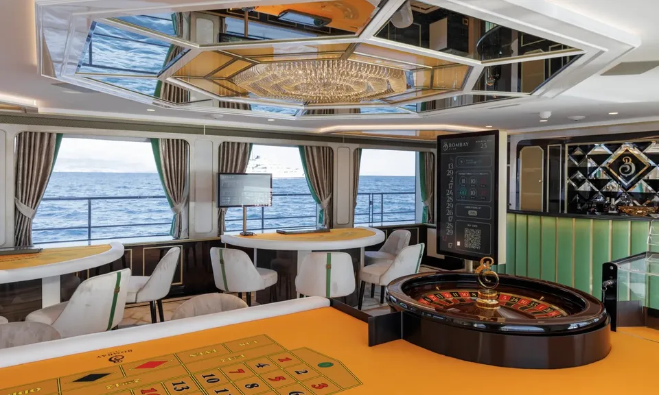 Bombay, 2016 Benetti FB800 Series, photo 4