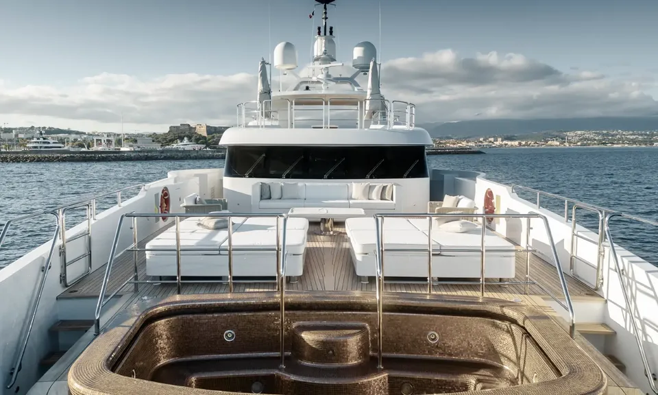 Bombay, 2016 Benetti FB800 Series, photo 21