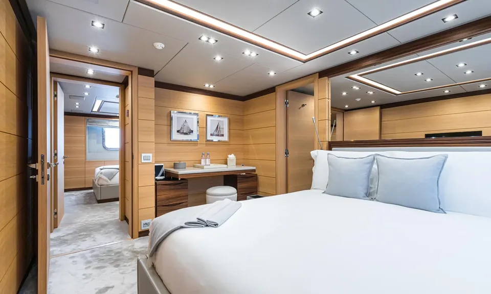 Bombay, 2016 Benetti FB800 Series, photo 23