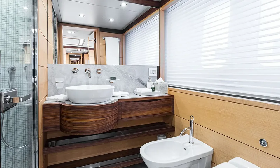 Bombay, 2016 Benetti FB800 Series, photo 28