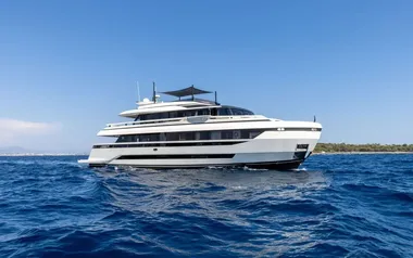 Uilia by Extra Yachts – Private Superyacht Charter in Corsica