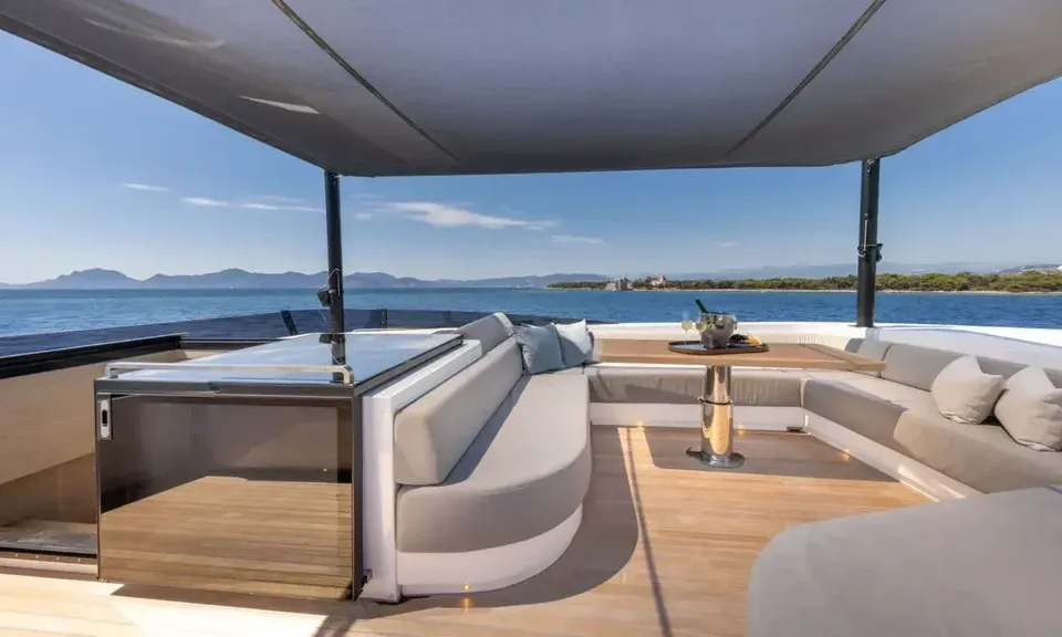 Uilia, 2019 Extra Yachts Extra 93, photo 15