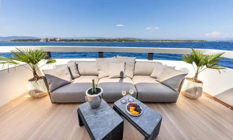 Uilia, 2019 Extra Yachts Extra 93, photo 3