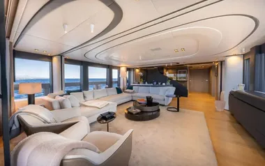 Uilia by Extra Yachts – Private Superyacht Charter in Corsica