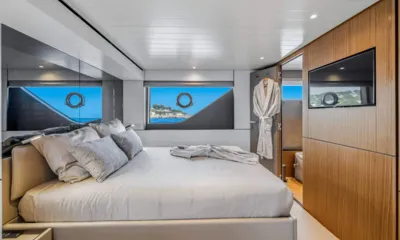 Jamon: Cabin with double bed, hull windows showing the sea, wall television and bathrobe