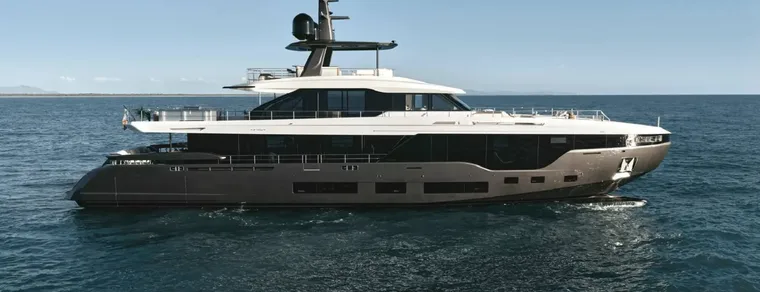 Azimut yacht available to charter