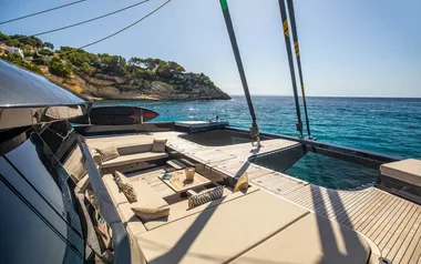 Ray by Sunreef Yachts – Private Luxury Catamaran Charter in Bequia