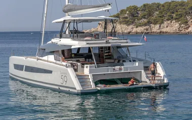 Dolce Vita III di Fountaine Pajot – noleggio privato di Catamarano a vela – Saint-Jean-Cap-Ferrat
