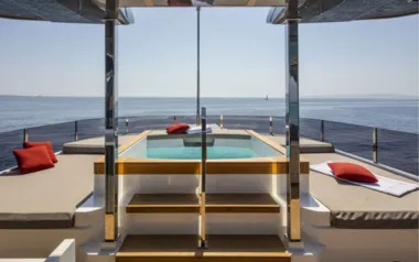 Plan B by Custom Line, Private Superyacht Charter in Capri